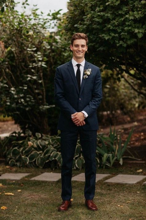 Polished groom style in navy and black with brown shoes | Image by Jordan Voth Navy Suit Brown Shoes, Wedding Shoes Groom, Wedding Party Groomsmen, Navy Suit Wedding, Mens Wedding Attire, Groom Wedding Attire, Wedding Suits Groom, Wedding Groomsmen, Groomsmen Suits