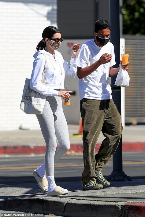 Kim Kardashian Yeezy, Yeezy Slides Outfit, Leggings Outfit Spring, Slides Outfit, White Shirt Outfits, Yeezy Slides, Sock Outfits, West Hollywood California, After Six