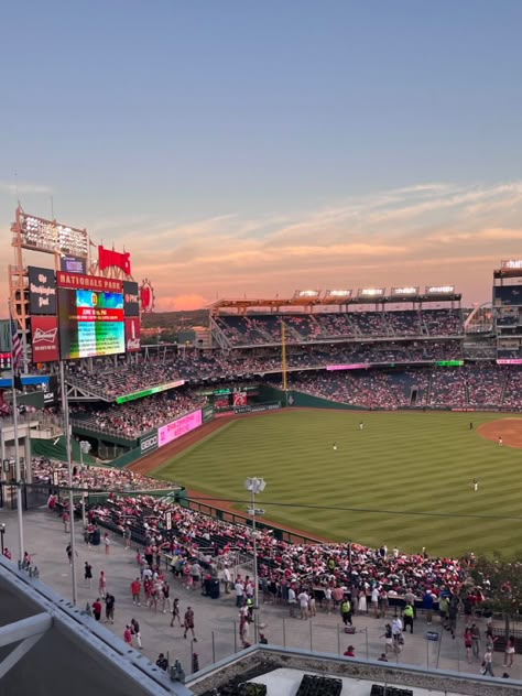 Dmv Aesthetic, Washington Dc Spring, Washington Dc Winter, Washington Dc Aesthetic, Christmas In Dc, Washington Dc Summer, Dc Aesthetic, College Vision Board, Mlb Stadiums