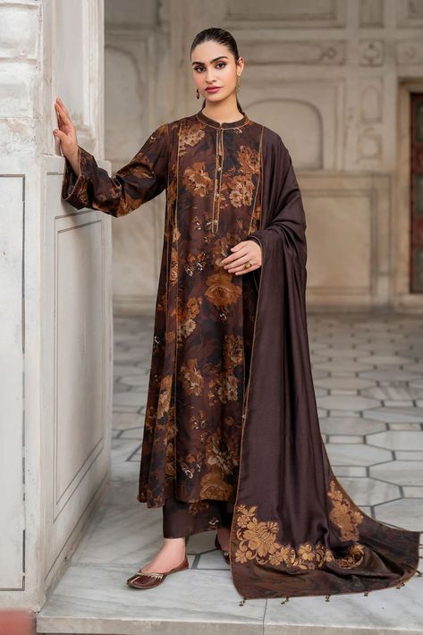 Kurti 2023, Zara Shahjahan, Winter Shawl, Salwar Kamiz, Work Suits, Indian Suits, Ladies Clothing, Shalwar Kameez, Suit Fabric