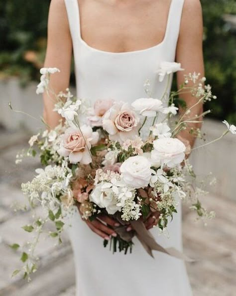 Airy Bouquet, Whimsical Bridal Bouquet, Cream Bridal Bouquet, Neutral Wedding Flowers, Beautiful Bridal Bouquet, Blush Bouquet, Blush Wedding Flowers, Bouquet Inspiration, Ethereal Wedding