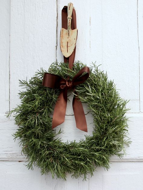 So easy, trim your rosemary plant this summer, and create a simple wreath for your front door, or inside your home. Dried Rosemary Wreath, Rosemary Wreaths Diy, Rosemary Wreath Diy How To Make, Bay Leaf Wreath Diy, How To Make A Rosemary Wreath, Diy Rosemary Wreath, Rosemary Flower Arrangement, Rosemary Christmas Wreath, Simple Wreaths For Front Door