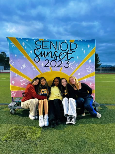 Senior Sunset Activities, School Club Poster Ideas, Senior Sunrise Activities, Fun School Activities Highschool, Senior Sunset Posters, Senior Activities Ideas High School, Senior Year Activities, Senior Events, Senior Year Planning