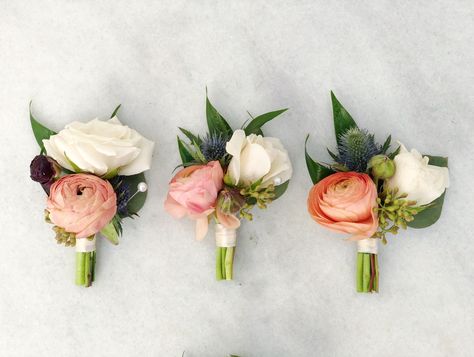 Leaf + Petal NOLA created delicate peach ranunculus and neutral garden rose boutonnieres for a New Orleans wedding. Peach Corsage, Aesthetic Fleur, Neutral Garden, Ranunculus Boutonniere, Garden Style Wedding, Peach Ranunculus, Luxury Wedding Flowers, Wedding Corsages, Flower Boutonniere