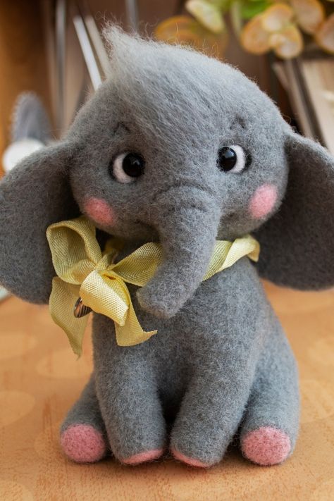 Needle felted elephant #elephants @gingerwoolcat Needle Felt Elephant, Needle Felted Elephant, Felted Elephant, Felt Elephant, Felted Dolls, Needle Felting Diy, Needle Felted Christmas, Wool Animals, Crochet Frog