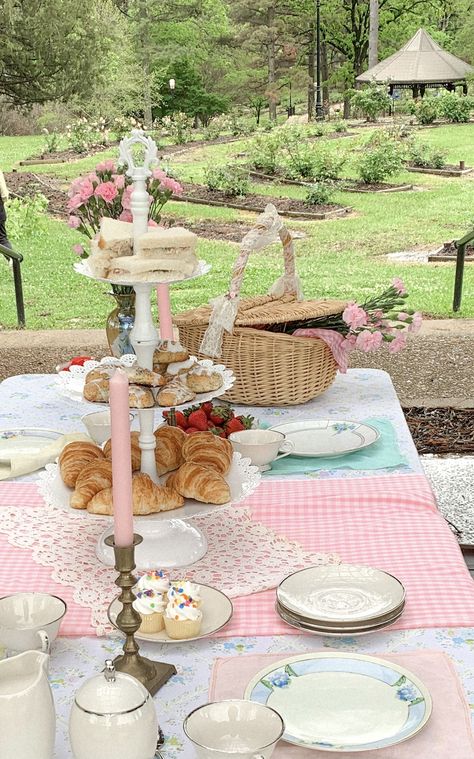 Tapered candlesticks, gingham table cloth. Cupcakes, scones, and tea sets. Tea Picnic Party, Pink Tea Party Decorations, Fairy Garden Picnic Party, Vintage Picnic Birthday Party, Girly Garden Party, Outdoor Picnic Party Ideas, Outdoor Tea Party Decorations, Pink Tea Party Birthday, Tea Party Picnic Aesthetic