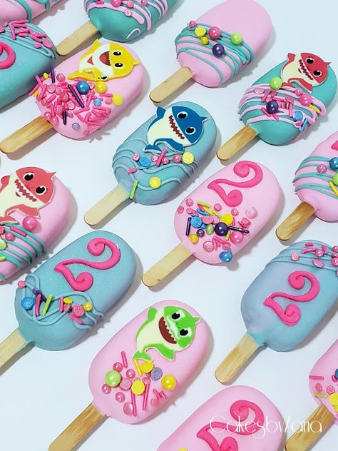 Baby Shark Treats Ideas, Pink Baby Shark Birthday Party, Baby Shark Birthday Party Girl Cake, Baby Shark 2nd Birthday Party Girl, Baby Shark Two Two Two Girl, Baby Shark Treats, Baby Shark Cake Pops, Baby Shark Cake Girl, Pinkfong Birthday Party