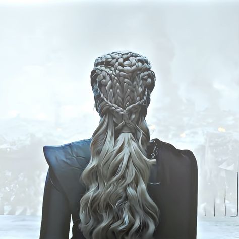 daenerys targaryen Daenerys Targaryen Braid, Daenerys Braids, Daenerys Targaryen Hair, Daenerys Hair, Targaryen Hair, Greek Hair, Braid Game, Long Bridal Hair, Medieval Hairstyles