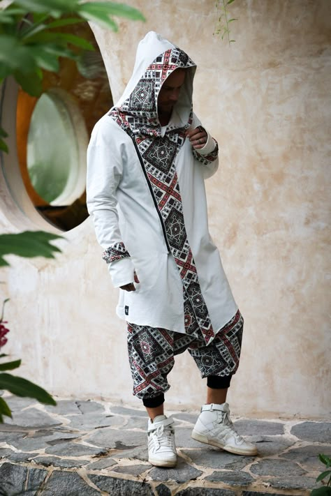 JEDI Hoodie / Burning Man / Shamanic Robe / Desert clothing / DUNE JEDI - Long-Sleeve Cotton Print Art Zipper Hoodie Cloak A truly flamboyant Jedi style hooded vest cape with unique geometric print art created in collaboration with Finnish visionary artist Timo Nummela, connecting to story and allegory of the ancient Inca Cross: Chakana. A multifunctional hooded cloak made from soft and durable 100% high quality cotton. Asymmetric cut, longer on the sides and front. Convenient zipper closing; Sp Men’s Fashion Boho, Desert Clothes, Desert Wear, Inca Cross, Bohemian Outfit Men, Hoodie Cloak, Desert Clothing, Best Hoodies For Men, Mens Poncho