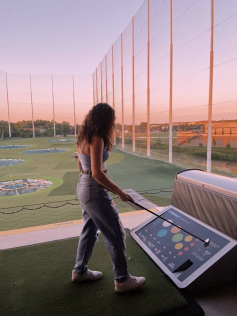 Driving Range Aesthetic Golf, Top Golf Aesthetic Night, Top Golf Pictures, Driving Range Aesthetic, Golfing Instagram Pictures, Top Golf Aesthetic, Top Golf Birthday Party, Top Golf Birthday, Top Golf Outfit Date