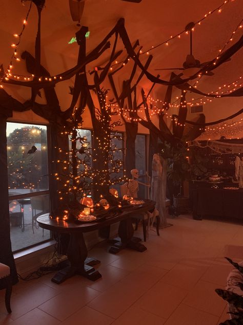 Spooky Homecoming Theme, Restaurant Halloween Decorations, Halloween Indoor Lighting, Fall Themed Dance, Halloween Party Dance Floor, Witch Party Aesthetic, Halloween Parties Aesthetic, Halloween Dance Decor, Halloween Homecoming Theme