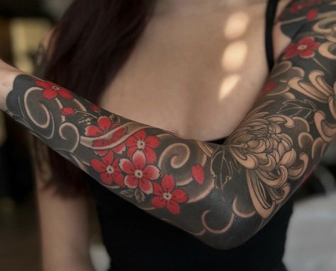 Japanese Cherry Blossom Sleeve, Japanese Tattoo Sleeve Woman, Japanese Tattoo Art Sleeve Woman, Woman Japanese Tattoo, Japanese Sleeve Tattoos Women Flowers, Cover Up Sleeve Tattoos For Women, Female Japanese Tattoo, Japanese Half Sleeve Tattoo, Japanese Traditional Tattoo Sleeve