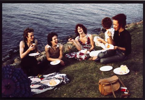 Nan Goldin - Picnic on the Esplanade, Boston Nan Goldin Photography, Nan Goldin, Los Angeles Museum, A Level Photography, Diane Arbus, American Photography, Wow Art, Museum Of Contemporary Art, Youth Culture