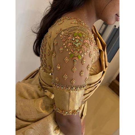 Aari Work Net Blouse Designs, Golden Blouse Aari Work, Gold Saree Blouse Design, Gold Saree Wedding, Golden Colour Blouse Design, Aari Work Blouse Hand Design, Net Aari Work Blouse, Bridal Aari Work Blouse Designs, Golden Saree Blouse Designs