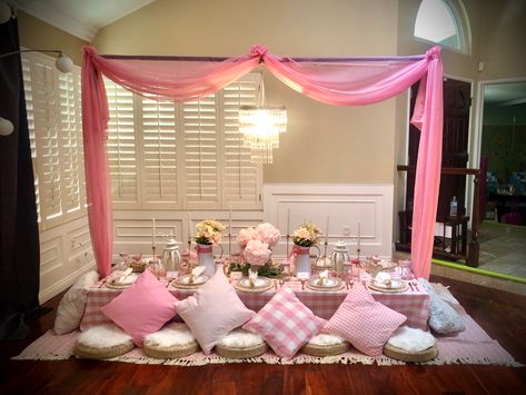 Picnic Decoration Ideas, Picnic Table Cloth, Picnic Decor, Pink Picnic, Activity Calendar, Indoor Birthday, Pink And White Plaid, Indoor Picnic, Barbie Theme Party