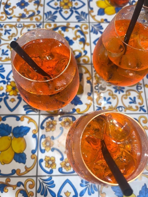 Aperol Spritz Italy, Sorrento Italy Aesthetic, Summer Abroad, Mediterranean Aesthetic, Italy Vibes, Italian Aesthetic, Sorrento Italy, Italy Summer, Capri Italy