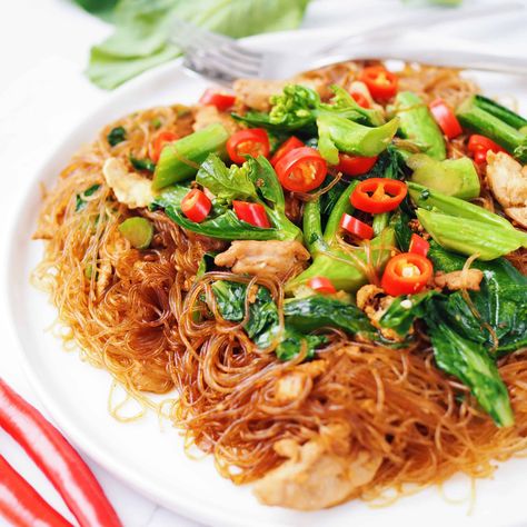 Pad See Ew Woon Sen (30 minute Recipe) - Christie at Home Pad Woon Sen Recipe, Pad Woon Sen, Clear Noodles, Pad See Ew, Asian Dinner, Homemade Chinese, Homemade Chinese Food, Noodles Recipes, Asian Dinner Recipes