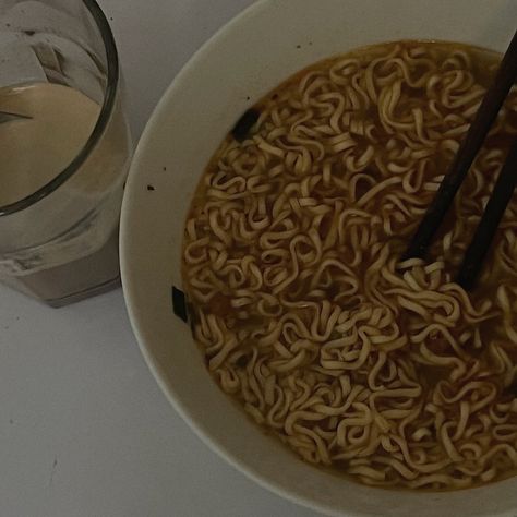 Noodles Cup Aesthetic, Aesthetic Ramen Bowl, Aesthetic Ramen Noodles, Ramen Cup Noodles Aesthetic, Ramen Cup Aesthetic, Instant Ramen Aesthetic, Ramen Noodle Aesthetic, Cup Noodles Aesthetic, Instant Noodles Aesthetic