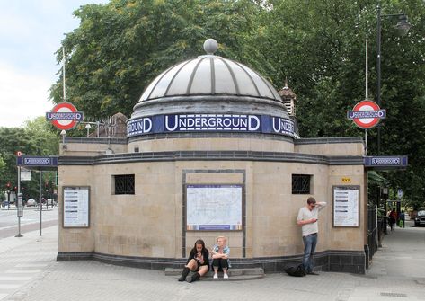 Berlin Syndrome, London Underground Stations, Clapham Common, Underground Station, Tube Station, London Town, London Underground, British Isles, South West