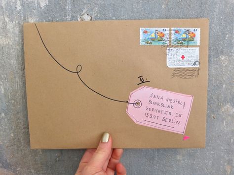 Snail Mail Envelopes, Snail Mail Inspiration, Snail Mail Art, Mail Art Envelopes, Mail Envelope, Envelope Lettering, Dont Forget To Smile, Decorated Envelopes, Fun Mail