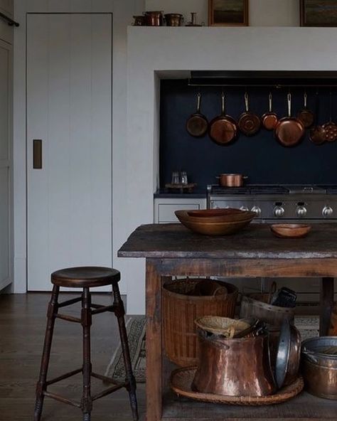 Shannon O'Malley (@shanonoms) • Instagram photos and videos French Country Modern, French Country Kitchen, Old Kitchen, Decor Minimalist, Design Living Room, Kitchen Style, Cheap Home Decor, Pots And Pans, Country Kitchen