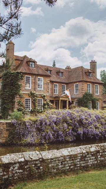 Groombridge Place, British Countryside Aesthetic, Pride And Prejudice Elizabeth, Elizabeth House, Elizabeth Bennett, English Houses, English Cottages, English Country Cottage, British Architecture