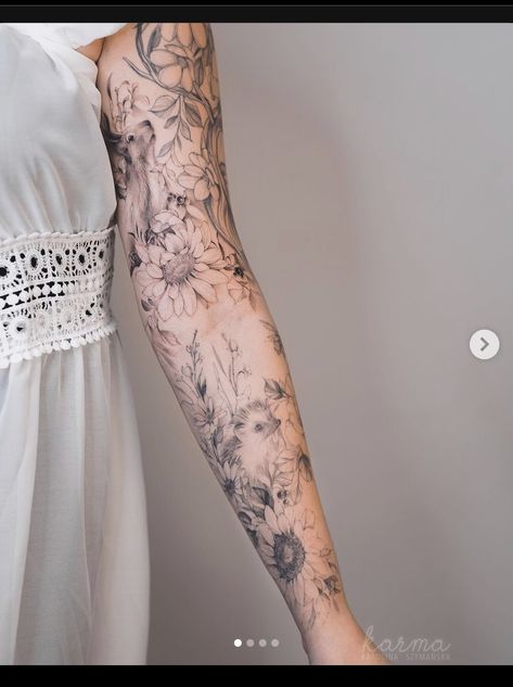 Line Tattoo Arm, Natur Tattoo Arm, Tatuaje Studio Ghibli, Nature Tattoo Sleeve, Wrap Tattoo, Wildflower Tattoo, Tattoos For Women Half Sleeve, Floral Tattoo Sleeve, Forearm Tattoo Women