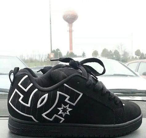 Dc Sneakers Outfit, Big Laces Shoes, Dc Shoes Y2k, Black Dc Shoes Outfit, Dc Shoes White, Shoes I Want, Dcs Shoes, Dc Shoes Aesthetic, Dc Shoes Outfit