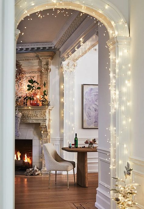 Archway Decor, Anthropologie Christmas, Merry Christmas Eve, Gorgeous Bedrooms, Pretty Christmas, Fireplace Mantels, Elle Decor, Interior Design Trends, Christmas Lights