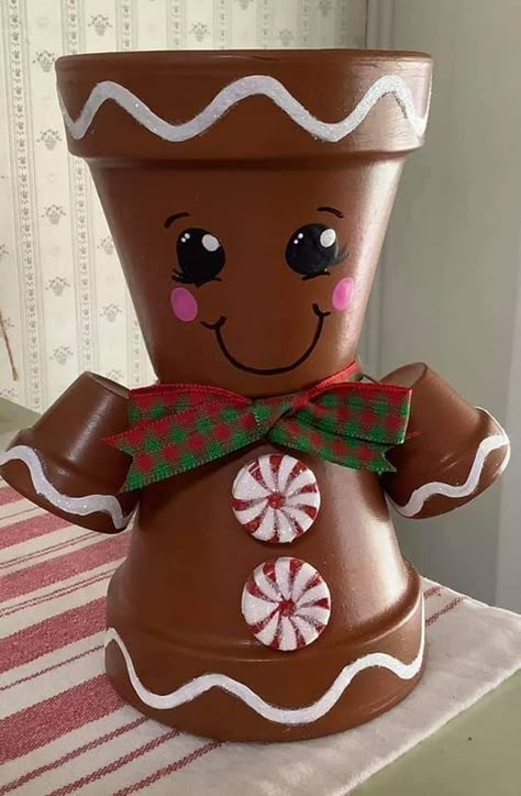 Pots Painting, Garden People, Pinterest Christmas Crafts, Christmas Deer Decorations, Plant Pots Crafts, Terra Cotta Pot Crafts Diy, Flower Pot People, Inexpensive Christmas Gifts, Gingerbread Christmas Decor