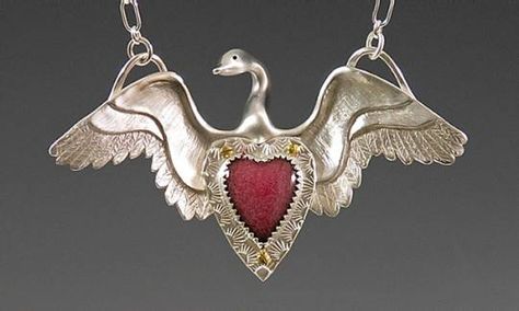 Swan red enamel heart necklace Buccellati Jewelry, Victorian Gothic Jewelry, Twilight Outfits, Swan Jewelry, Swan Necklace, Silver Swan, Bella Swan, Funky Jewelry, Victorian Gothic