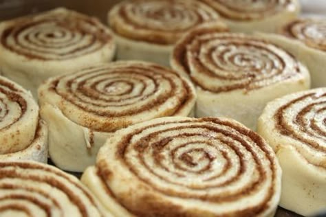 Best Bread Machine Cinnamon Roll Recipe Fun Breads, Homemade Lifestyle, Breadmaker Recipes, Bread Machine Cinnamon Rolls, Bread Machine Recipes Sweet, Easy Bread Machine Recipes, Easy Cinnamon Rolls, Rolls Bread, Best Bread Machine