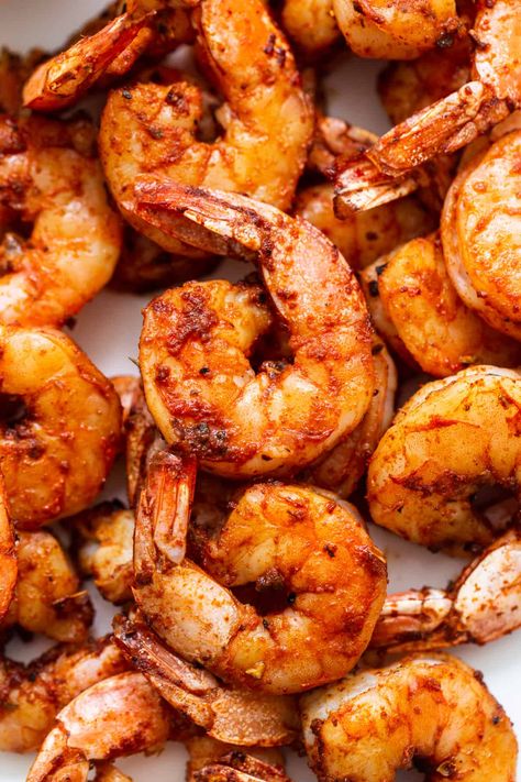 This broiled shrimp recipe is the easiest way to make perfectly juicy and crispy shrimp! Seasoned with cajun seasoning and served with a heavenly honey butter sauce. Honey Butter Sauce, Broiled Shrimp, Crispy Shrimp, Shrimp Recipe, Cajun Recipes, Honey Butter, Cajun Seasoning, Butter Sauce, Shrimp Recipes