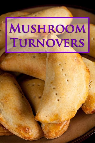 Easy Mushroom Appetizer, Mushroom Turnovers Appetizers, Mushroom Tart Puff Pastry, Vegetarian Stuffed Mushrooms Appetizers, Mushroom Turnovers, Buscuit Recipe, Turn Overs, Mushroom Hors D’oeuvres, Winter Holiday Recipes