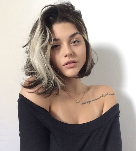 Face Length Hair, Global Hair, Easy Hairstyles For Medium Hair, Hair Streaks, Shoulder Length Hair Cuts, Short Hair Color, Haircut And Color, Penteado Cabelo Curto, Hair St