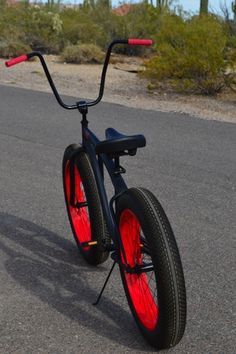 Click this image to show the full-size version. Low Rider Bike Bicycles, Fat Tire Bicycle, Vintage Bmx Bikes, Stunt Bike, Beach Cruiser Bikes, Fat Tire Bikes, Lowrider Bike, Bmx Bicycle, Cruiser Bicycle