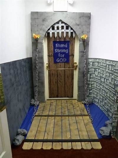 I like this | Castle decor, Mighty Mighty Fortress Vbs, Castle Theme Classroom, Castle Classroom, Kingdom Vbs, Vbs Decorations, Medieval Decor, Medieval Party, Castle Decor, Vbs Themes