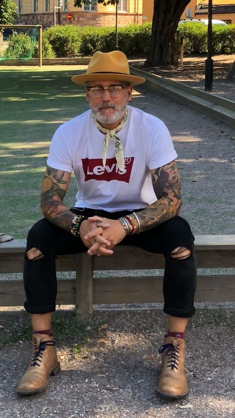 Fedora Fashion, Workout Man, Old Man Fashion, Older Mens Fashion, Mens Hats Fashion, Hipster Man, Mens Fashion Smart, Hipster Mens Fashion, Mens Fashion Casual Outfits