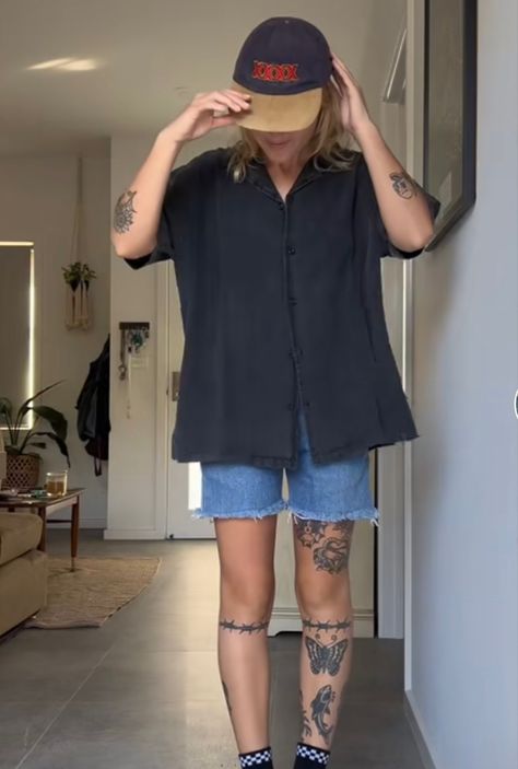 Soft Masc Outfits For Women Summer, Summer Nonbinary Outfits, Non Binary Summer Outfits, Masc Summer Outfits For Women, Gay Girl Outfits, Masc Summer Outfits, London Summer Outfits, Masc Outfits For Women, Lake Outfit Summer