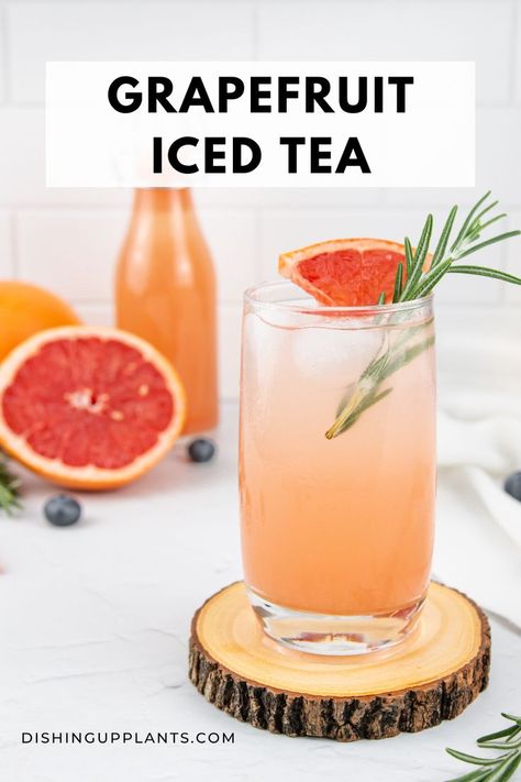 grapefruit iced tea Grapefruit Drink, Lemon Iced Tea, Grapefruit Tea, Yummy Summer Drinks, Vegan Protein Recipes, Tasty Vegan Recipes, Plant Based Desserts, Vegan Drinks, Breakfast Easy