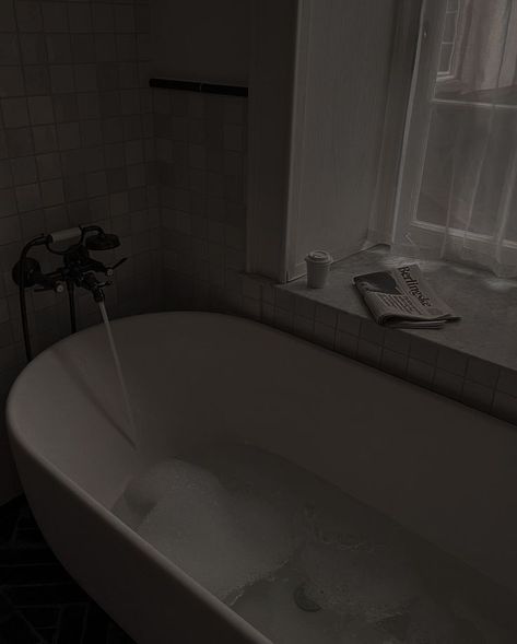 Dark Bathroom Aesthetic, Fanfiction Aesthetic, Harry Potter Script, Bath Aesthetic, Girl Therapy, Girl Bathrooms, Cool Room Designs, Dark Bathrooms, Dark Aesthetics