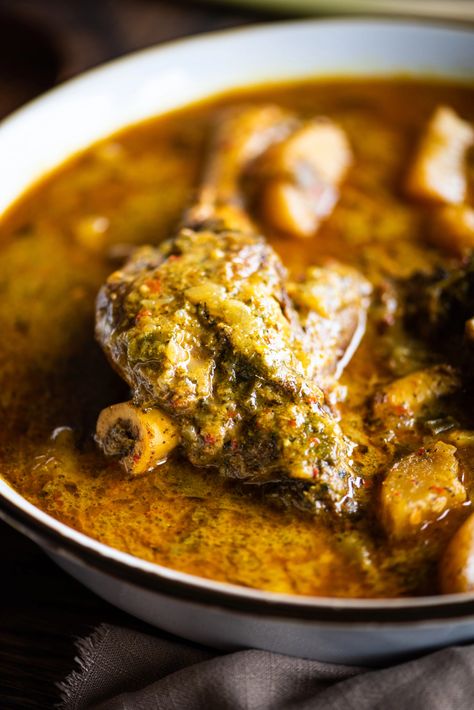 Indian Lamb Shank Recipe, Lamb Shank Curry Indian, Lamb Shank Osso Bucco Recipe, Lamb Shank Curry, Instant Pot Curry, Lamb Shanks Recipe, Curry Lamb, Shanks Recipe, Green Curry Sauce