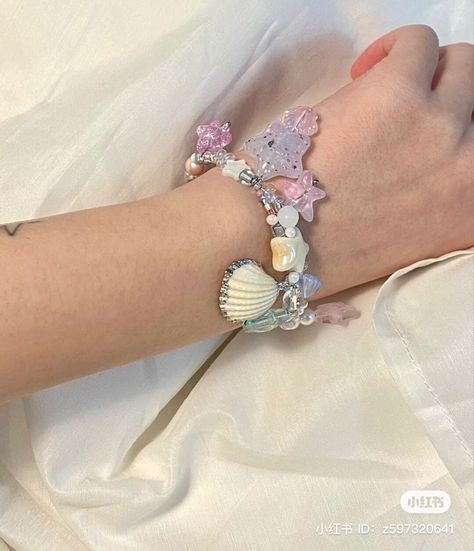 Mermaid Bracelet Aesthetic, Mermaid Core Accessories, Mermaidcore Accessories, Mermaid Jewelry Aesthetic, Mermaid Jewellery, No Ordinary Girl, Mermaid Accessories, Accessory Inspo, Mermaid Core