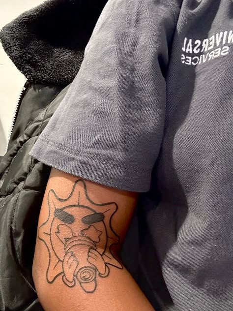 glogang tattoo Jaded Tattoos, Kaws Sleeve Tattoo, Bape Tattoos, Glory Tattoo, Bgc Tattoo, Glogang Tattoo, Glo Gang Tattoo, Kaws Tattoo, Leg Tats