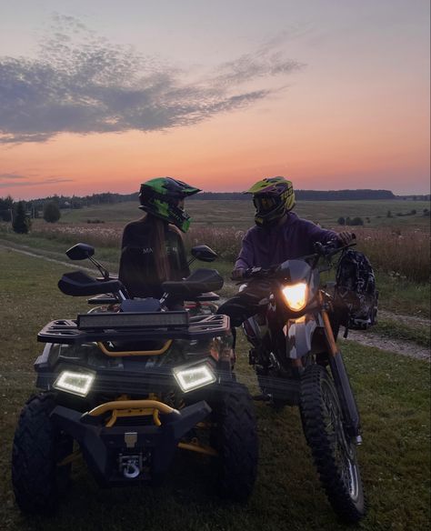 Quad Relationship, Four Wheeling Aesthetic, Quad Riding, Foto Cowgirl, Quad Bikes, Serie Bmw, Four Wheeling, Motocross Love, Four Wheeler