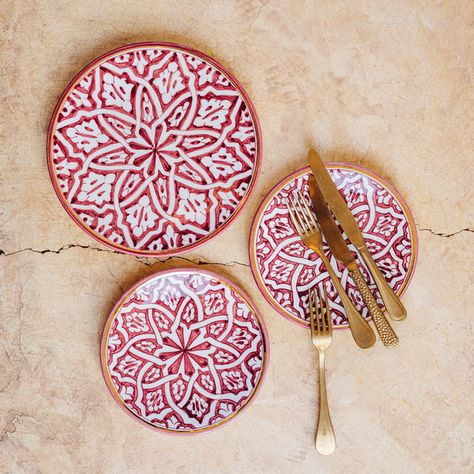 Moroccan Plates, Diy Pottery, Ceramic Plate, Ceramic Painting, Ceramic Plates, Serving Dishes, Concept Store, Decorative Pieces, Morocco