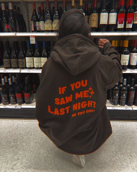 Fun trendy hoodie, IG pic inspo, IG inspo, Picture Inspo, Picture ideas, Hoodie fashion, streetwear, streetwear trends, trendy, vibes, hoodie fashion, fashion inspo, sweatshirt looks Sweatshirt Picture Ideas, Hoodie Photoshoot Ideas At Home, Hoodie Aesthetic Pictures, Hoodie Shoot Ideas, Streetwear Hoodie Design Ideas, Hoodies Photoshoot Ideas, Hoodie Picture Ideas, Sweatshirt Photoshoot Ideas, Hoodies Photoshoot