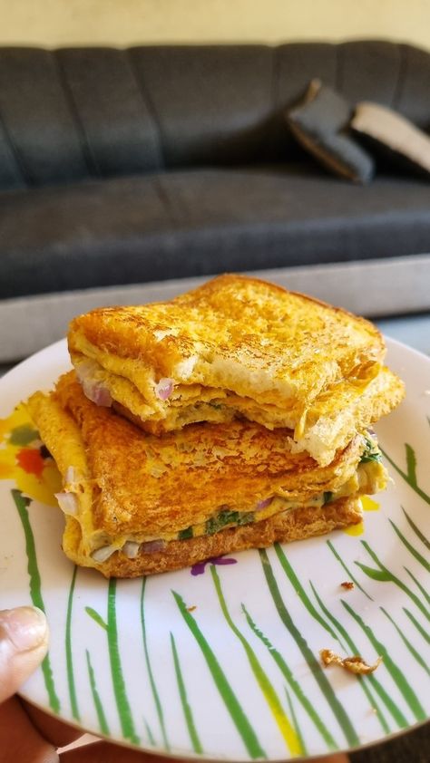 Food snap Bread Omlette Snap, Bread Omlette Recipes Indian, Bread Omlet, Diani Kenya, Gym Icon, Foodie Pics, Eating Food Funny, Man Portrait, Breakfast Recipes Indian