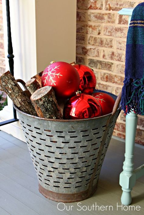 Basket Decor For Christmas, Olive Bucket Decor, Lake Christmas, Christmas Vignette, Christmas Planter, Olive Bucket, Bucket Ideas, Basket Christmas, Antique Shopping