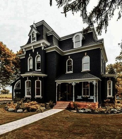 Gothic Exterior, Gothic Homes, Goth Houses, Black Houses, Casa Halloween, Dark House, Cute House, Gothic Architecture, Gothic House